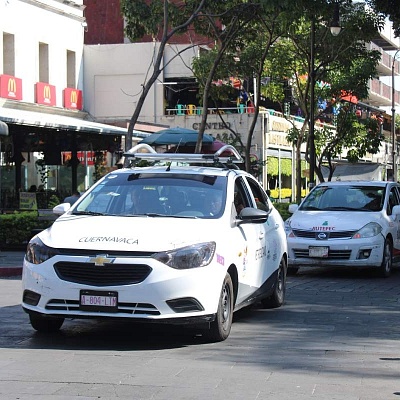 Taxistas se dicen perseguidos por policías de tránsito