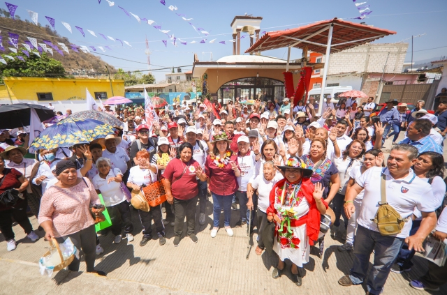 Respaldan comunidades de Totolapan a Margarita González Saravia