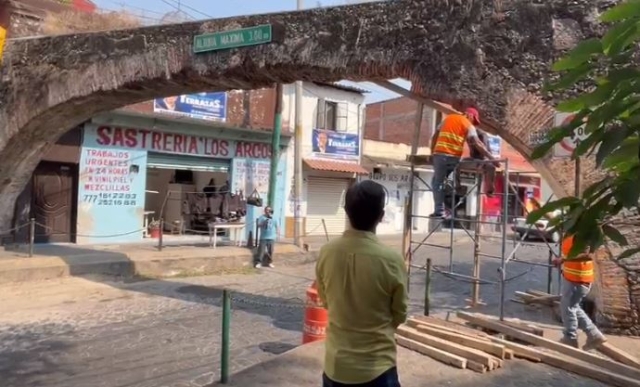 Inician trabajos de restauración del acueducto en barrio de Gualupita