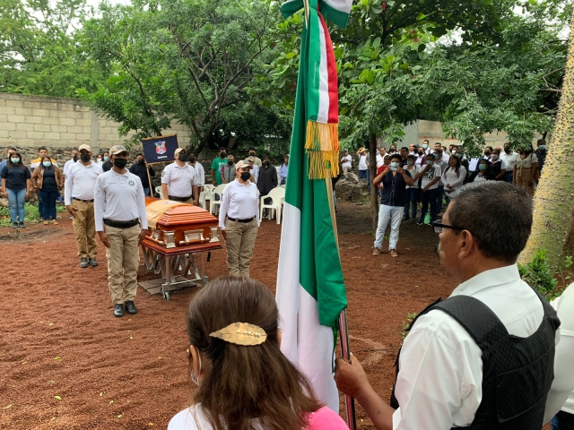 Homenaje de cuerpo presente al director de Tránsito del municipio indígena de Xoxocotla