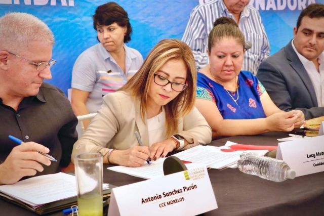 Firma Lucy Meza acuerdo con empresarios para reactivar la economía de Morelos
