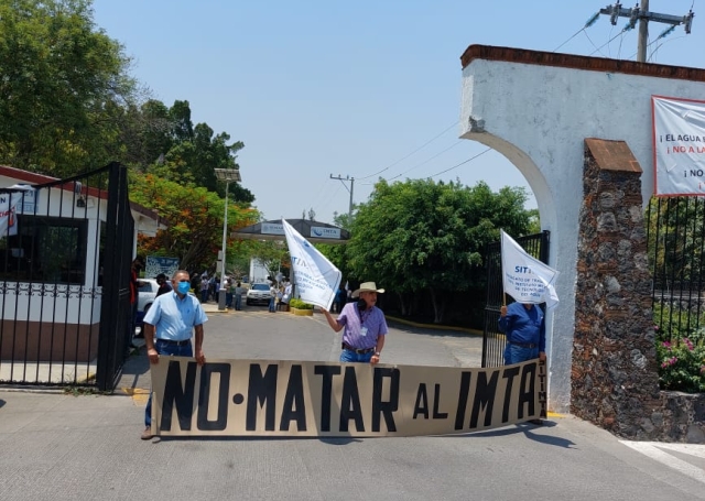 Toman trabajadores accesos de instalaciones del IMTA en Jiutepec