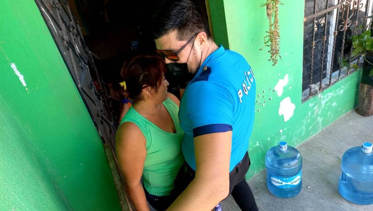 Con strippers festejan a las mamás en Yucatán.