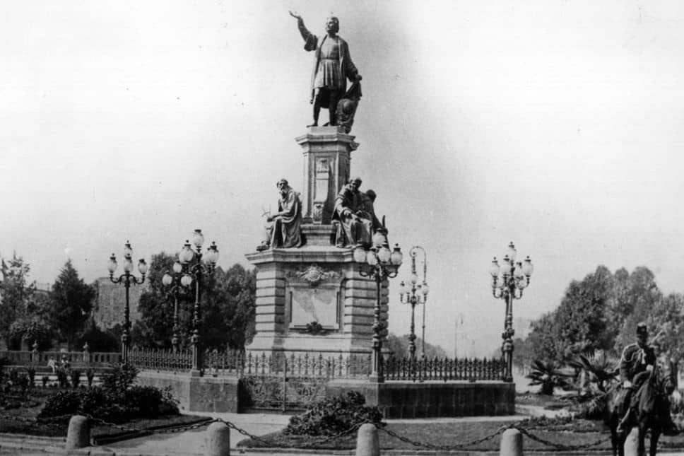 Escultura de Colón será sustituida por la de "Tallli"