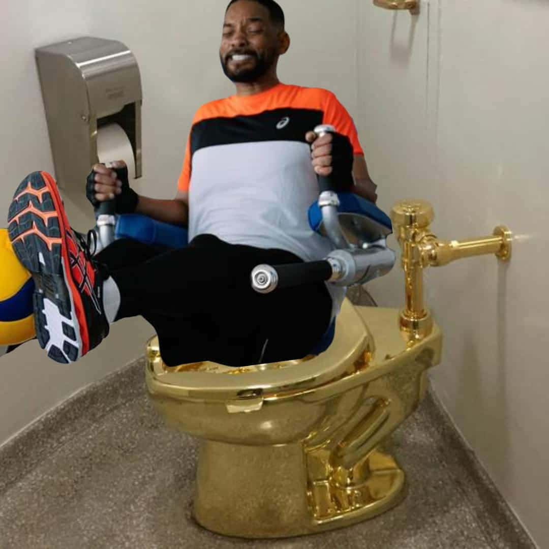 Will Smith pujando en un baño de oro.