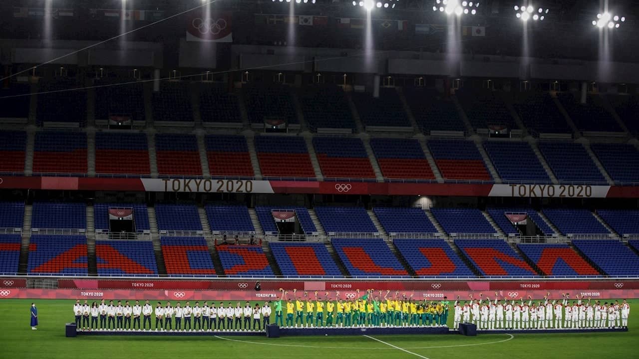 Selección Mexicana de fútbol recibe medalla de bronce.