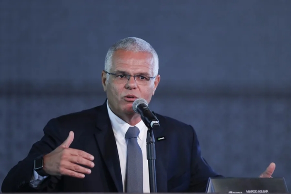 El director de Enterprise Latam NVIDIA, Marcio Aguiar, habla durante una rueda de prensa, en Ciudad de México (México). EFE/ Isaac Esquivel