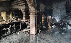 El incendio acabó con la vida de tres personas y consumió la vivienda en su totalidad.