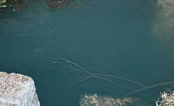 El agua en uno de los pozos comenzó a brotar este jueves.