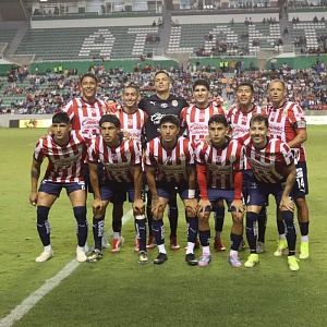 Las Chivas jugaron el viernes en Zacatepec con su cuadro estelar, con excepción de sus seleccionados nacionales y le ganaron por 2-0 al Atlante.