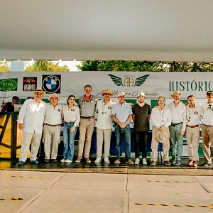 El segundo día de la Segunda Edición del Auto Histórica Cuernavaca 2025 tuvo de todo: exhibición de más de 380 vehículos, música, reconocimientos y concursos.
