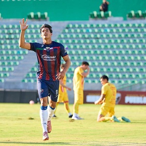  Luis Puente anotó los dos goles del partido.