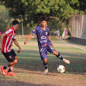 A pesar de que Caudillos tuvo el dominio del balón, no logró concretar sus oportunidades de gol.