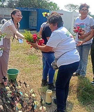  Este viernes realizaron una ceremonia simbólica en honor a las personas exhumadas.