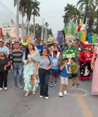  La fiesta del brinco del chinelo es reciente en Zacatepec y uno de los danzantes representativos es un chinelo verde y blanco, con el escudo del equipo de futbol Zacatepec.