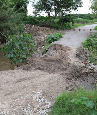 Las constantes lluvias ya están ocasionando problemas en la infraestructura de los municipios.