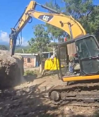 Continúan las labores en la zona siniestrada.