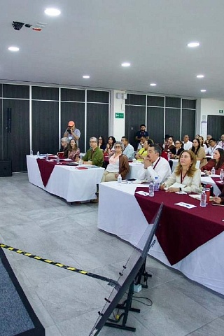 La presidenta de Morena, Luisa Alcalde, encabezó encuentros con ediles del partido este fin de semana en Oaxtepec. 