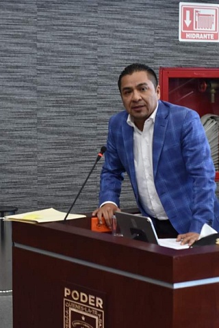 Van contra oficinas de gestoría vehicular Alfonso de Jesús Sotelo señaló que los municipios deben asumir su responsabilidad en la supervisión de los giros comerciales.