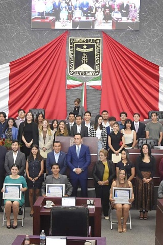 Reconoce Congreso a ganadores de Parlamento Juvenil 2025