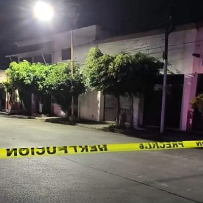 La zona estuvo acordonada hasta que retiraron el cuerpo del individuo.