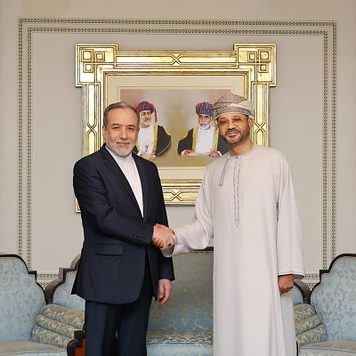 El primer ministro iraní Abas Araqchi en las negociaciones indirectas con EU en Omán.