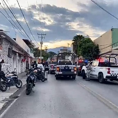 Varios elementos de diversas corporaciones de seguridad llegaron al lugar del ataque.