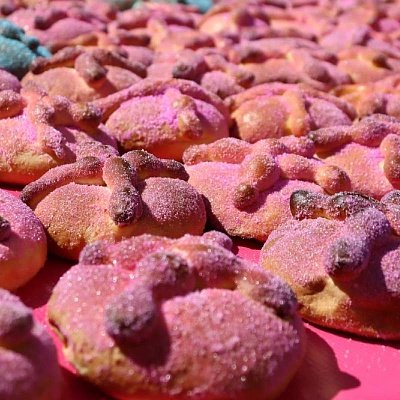 El pan dulce de muerto es uno de los productos de mayor tradición en el país en la presente temporada del año.  