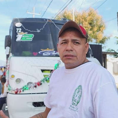 Enrique profesa su fe a la Virgen de Guadalupe, a quien confía su seguridad en cada jornada laboral.
