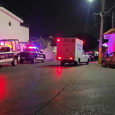 El vehículo con la víctima en el interior quedó sobre el Paseo de los Cipreses.