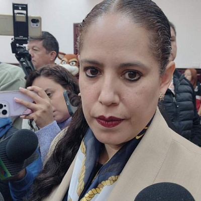 Karla Herrera señaló que con esa medida se pretende que los alumnos pongan atención en sus clases.