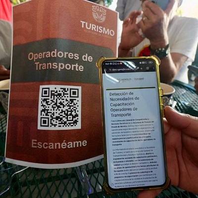 Taxistas reciben capacitación para fortalecer la atención a turistas en Morelos. 