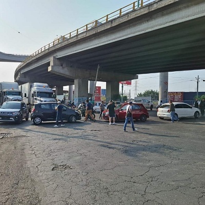  Los conductores protestaron en varios puntos de la ciudad.