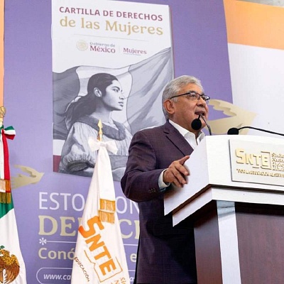 Listo, decreto sobre carrera de maestros  