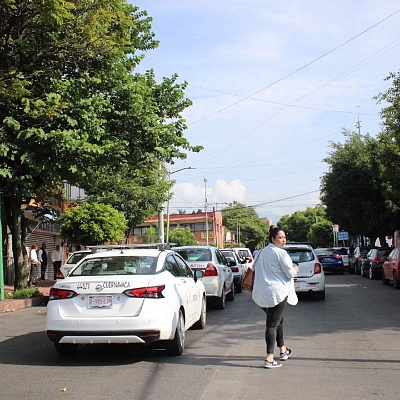 La Coalición del Transporte plantea regular la tarifa de los servicios de plataforma. 