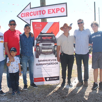 El ingeniero Ricardo Estrada, director general de La Unión de Morelos, inauguró la exposición junto con Rodrigo Puebla, gerente general de “Expo tianguis de autos”.