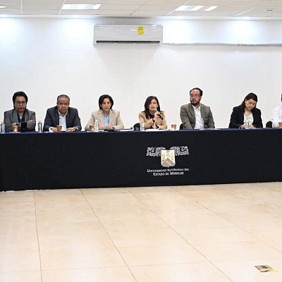 La rectora Viridiana Aydeé León encabezó ayer la sesión de la Comisión de Seguridad del Consejo Universitario de la UAEM. 