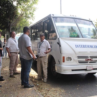 La Coordinación de Movilidad realiza en las calles revisiones del estado físico de las unidades del transporte.  