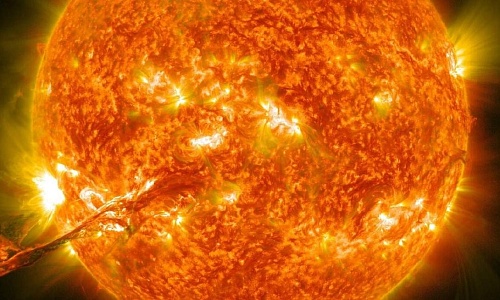 Una molécula orgánica almacena energía solar durante años y la libera como calor bajo demanda