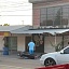 El hombre quedó sin vida junto a la moto que conducía.
