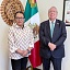 La titular de la Segob, Rosa Icela Rodríguez, y el embajador de México en la Santa Sede, Alberto Barranco Chavarría. 