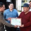 El alcalde de Jojutla entregó un reconocimiento a Cementos Fortaleza por sumarse al cuidado del medio ambiente.