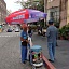 Inspectores municipales supervisan a los vendedores ambulantes en calles del Centro de Cuernavaca. 