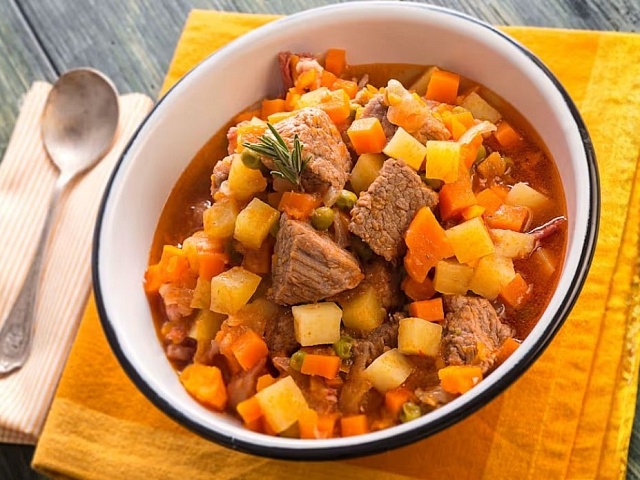 Guiso de res con papas y verduras por menos de 150 pesos Cookidoo