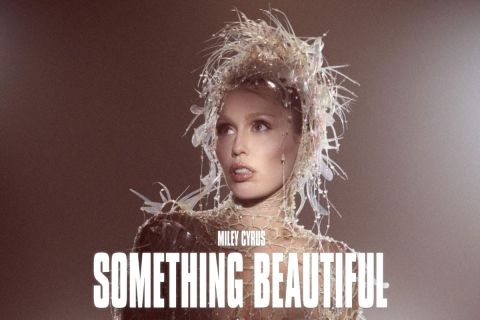 &#039;Something Beautiful&#039; de Miley Cyrus ya esta disponible: un álbum visual que marca una nueva etapa en su carrera artística
