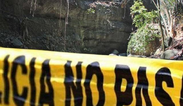 Hallan dos cadáveres en una barranca