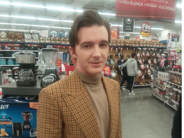 ¡Increíble pero cierto! Drake Bell captado en super de Naucalpan