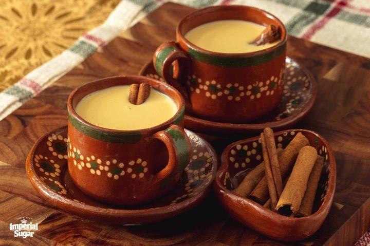 Descubre el atole de rompope y coco: Un placer para días fríos