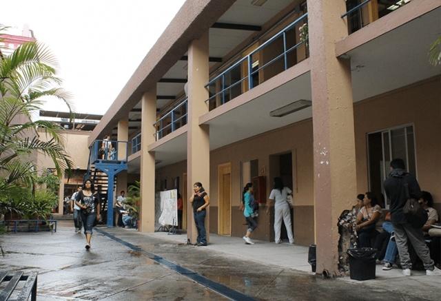 Se saturaron espacios en el Cele para examen de comprensión de lectura