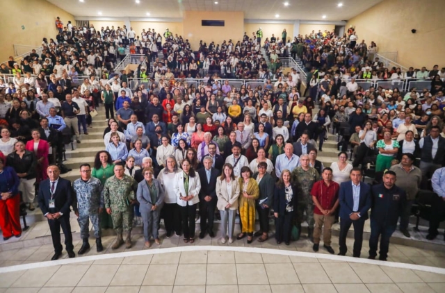 Establece gobierno de Margarita Gonz&aacute;lez Saravia lineamientos para el uso responsable de dispositivos electr&oacute;nicos en escuelas